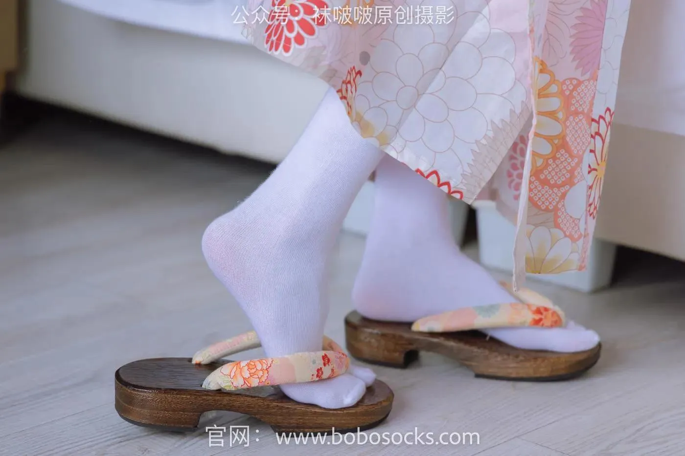 [BoBoSocks袜啵啵]NO.137 稚予-木屐、分指白棉袜、裸足、和风浴衣 [170P]插图6